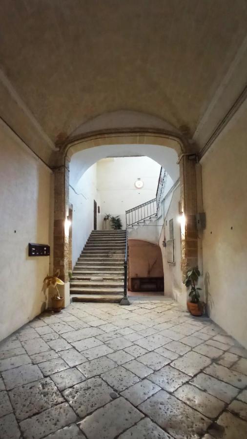 טאראנטו Palazzo Saraceno Apartment-Taras מראה חיצוני תמונה